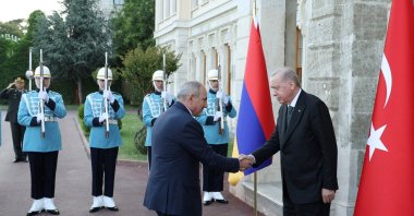President Recep Tayyip Erdoğan (R) meets with Armenian Prime Minister Nikol Pashinyan, Istanbul, Türkiye, June 20, 2025. (Reuters Photo)