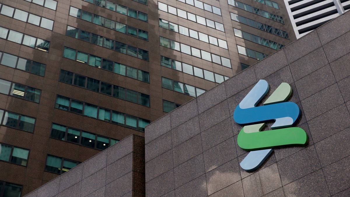  A Standard Chartered bank branch in Singapore, Oct. 11, 2016. (Reuters Photo)