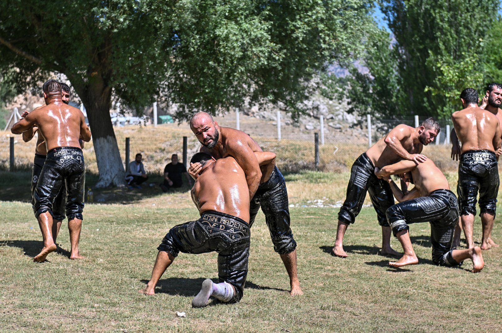 Ол ісінген әтешті сорды