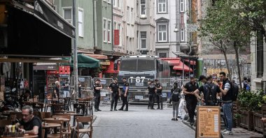 Turkish anti-riot police officers block and surround a building housing the Leman offices, Istanbul, Türkiye, July 1, 2025. (AFP Photo)