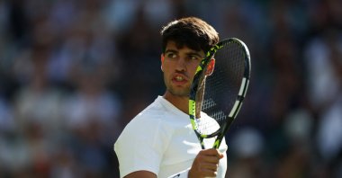 Spain&#039;s Carlos Alcaraz celebrates winning his second-round Wimbledon match against Britain&#039;s Oliver Tarvet at the All England Lawn Tennis and Croquet Club, London, U.K., July 2, 2025. (Reuters Photo)