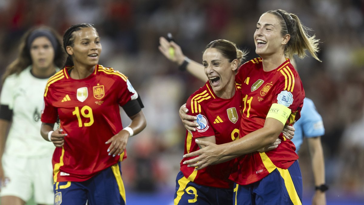 Spain&#039;s Alexia Putella (R) celebrates scoring with Esther Gonzalez (C) and Vicky Lopez during the Euro 2025, group B, match between Spain and Portugal at Stadion Wankdorf, Bern, Switzerland, July 3, 2025. (AP Photo)