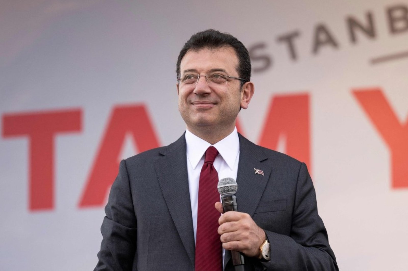 Former Istanbul Mayor Ekrem Imamoğlu of the main opposition Republican People's Party (CHP) addresses supporters on the eve of the municipal elections, Istanbul, Türkiye, March 30, 2024. (AFP Photo)