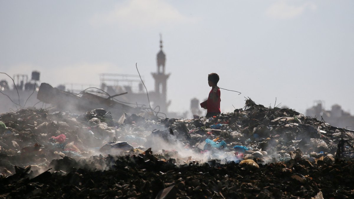 Israel denies truce talks stalemate but continues Gaza killings