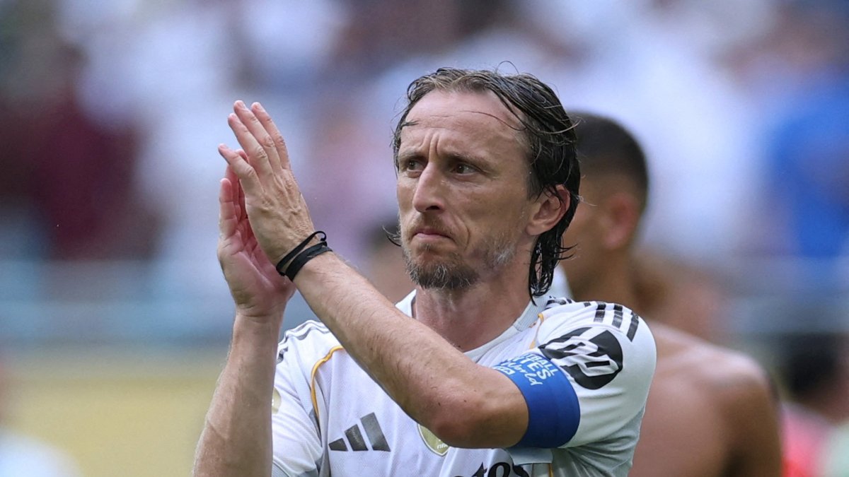 Modric to join AC Milan after Club World Cup, Allegri confirms
