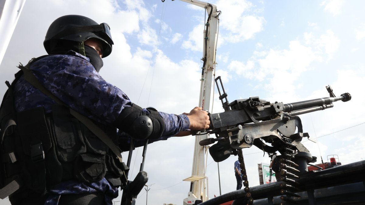 2 crew dead, 2 hurt as Yemen's Houthis resume Red Sea attacks