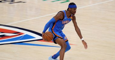 Oklahoma City Thunder&#039;s Shai Gilgeous-Alexander handles the ball against the Indiana Pacers during the third quarter in Game 7 of the 2025 NBA Finals, Oklahoma City, U.S., June 22, 2025. (AFP Photo)