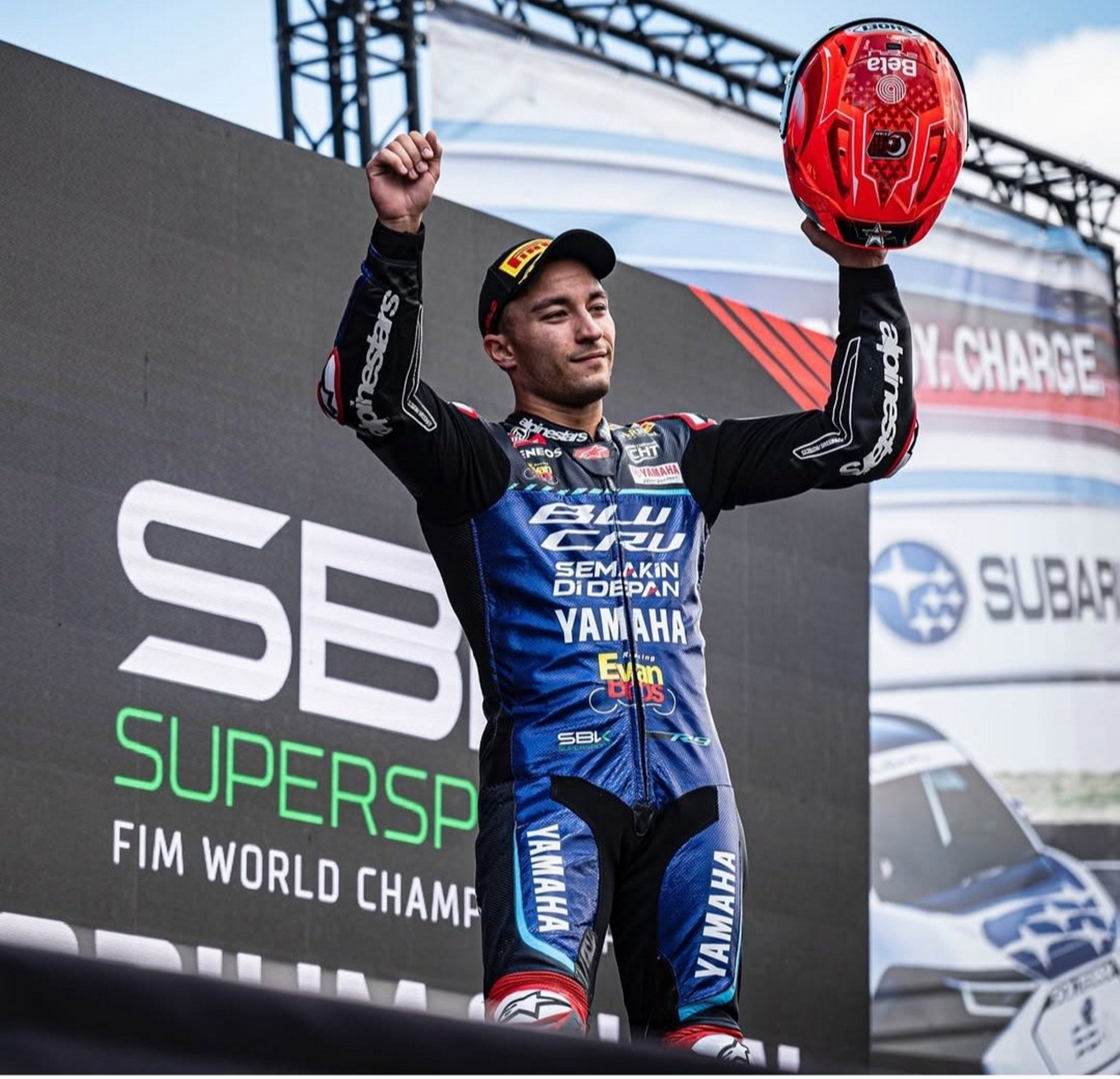 Turkish rider Can Öncü applauds fans after finishing the World Supersport Championship race at the Emilia-Romagna, Bologna, Italy, June 15, 2025. (AA Photo).
 
