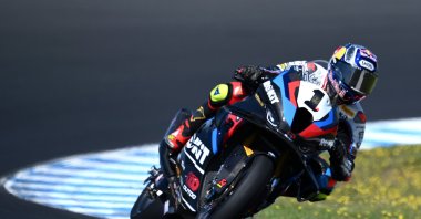 Turkish rider Toprak Razgatlıoğlu of ROKiT BMW Motorrad WorldSBK Team in action during WorldSBK Free Practice 1 during the 2025 FIM Superbike World Championship at Phillip Island Grand Prix Circuit on Phillip Island, Victoria, Australia, Feb. 21, 2025. (EPA Photo)