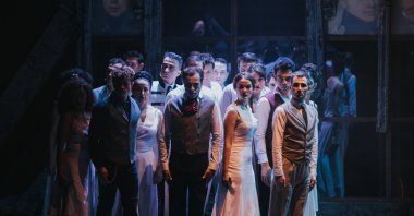 A scene from the play &quot;War and Peace.&quot; (AA Photo)