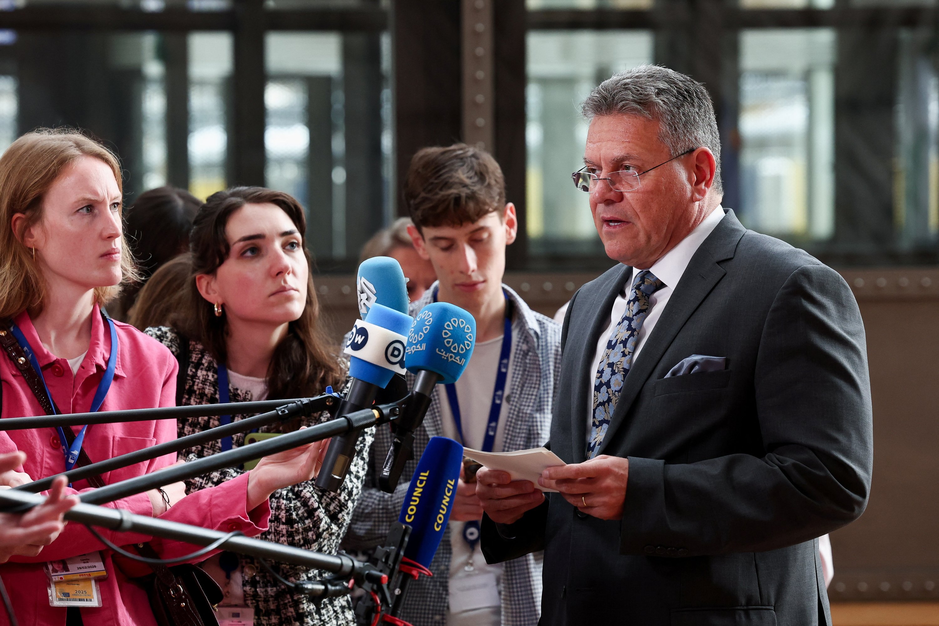 Avrupa Ticaret Komiseri Maros Sefcovic, AB-ABD İlişkileri, Brüksel, Belçika, 14 Temmuz 2025'i tartışmak için Avrupa Birliği Dışişleri Konseyi (Ticaret) toplantısından önce medyaya konuşuyor.