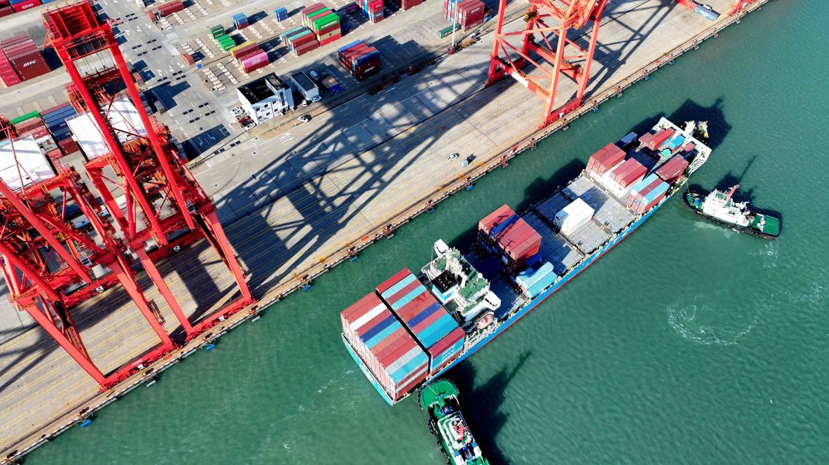 China's exports jump 5.8% in June, boosted by tariff truce
