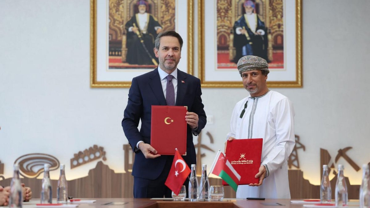 Energy and Natural Resources Minister Alparslan Bayraktar (L) and Omani Energy and Minerals Minister Salim bin Nasser bin Said Al Aufi, after signing the memorandum of understanding on energy cooperation, Muscat, Oman, July 14, 2025. (AA Photo)
