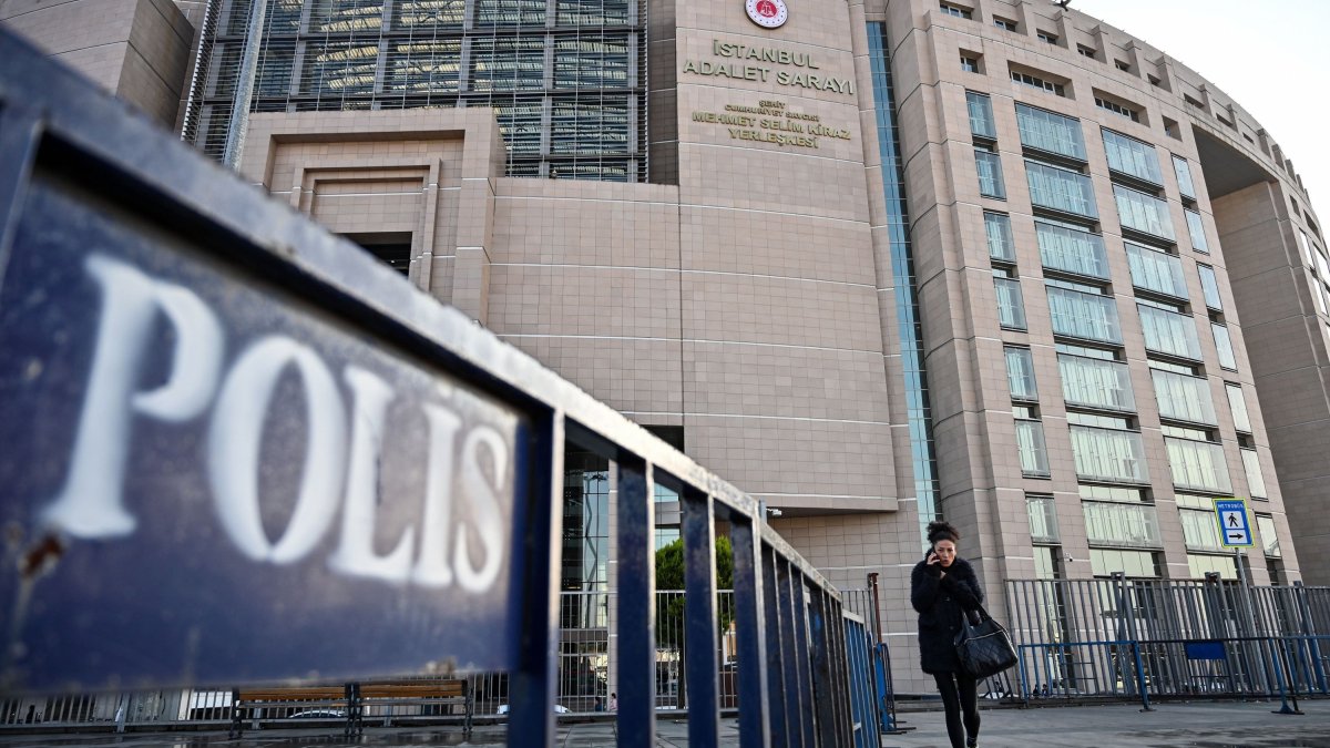 Turkish bank staff among detained in major money laundering probe