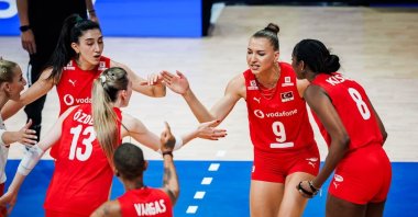 Turkish women’s national volleyball team players react during the 2025 FIVB Volleyball Nations League match against Serbia, Belgrade, Serbia, July 13, 2025. (IHA Photo)
