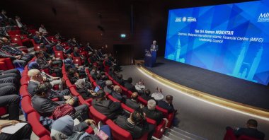 Tan Sri Azman Mokhtar, chairperson of Malaysia International Islamic Financial Centre (MIFC) Leadership Council (MLC), delivers a speech at the event in Istanbul, Türkiye, July 10, 2025. (AA Photo)