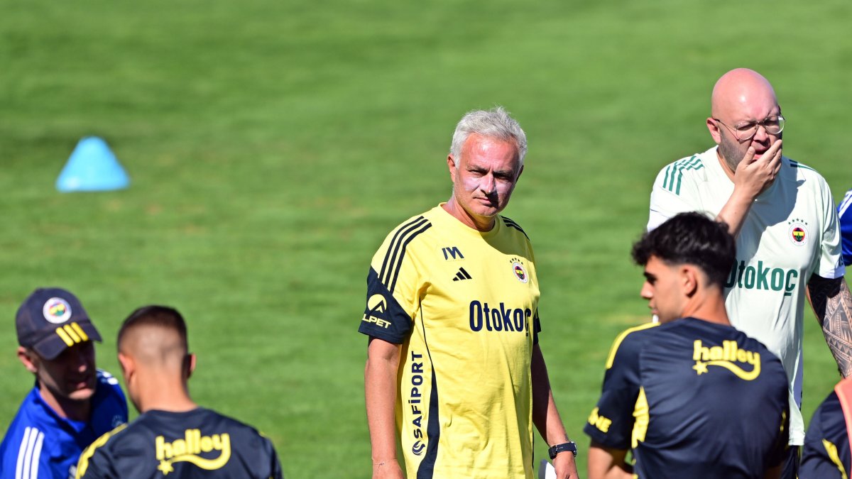Fenerbahçe kick off new era with preseason test against Portimonense