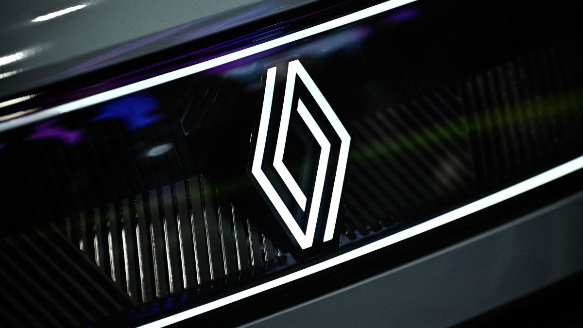 The logo of the French company Renault is displayed at the Paris Motor Show, Paris, France, Oct. 16, 2024. (AFP Photo)
