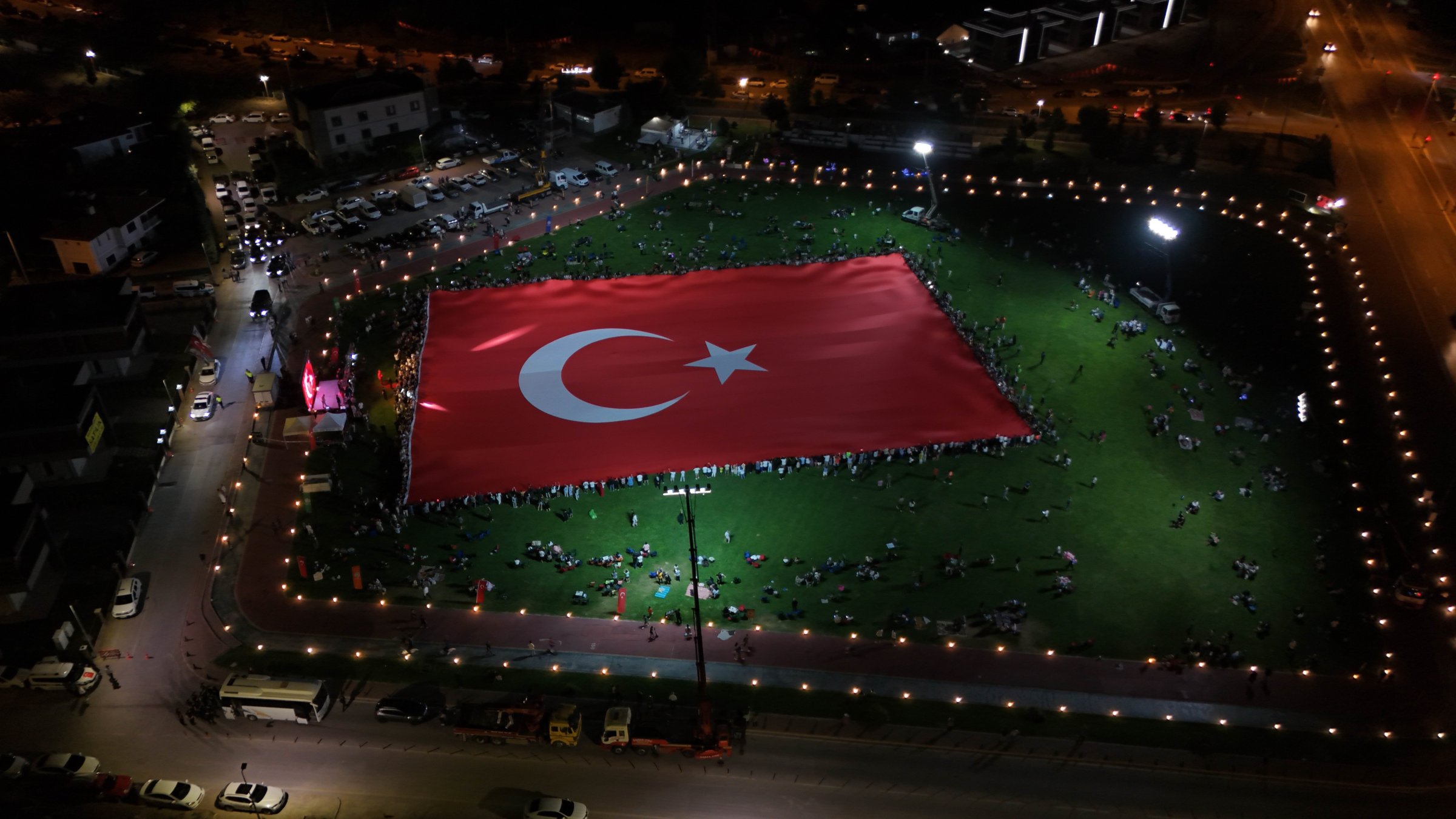 Kayseri unveils world’s largest Turkish flag for July 15 tribute