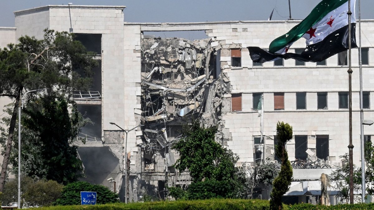 A picture shows a view of the damage following Israeli strikes on the Syrian army and Defence Ministry headquarters in Damascus, Syria, July 16, 2025. (AFP Photo)
