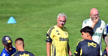 Fenerbahçe&#039;s head coach Jose Mourinho (C) during a training session with his team ahead of the Portimonense match, Albufeira, Portugal, July 15, 2025. (AA Photo)