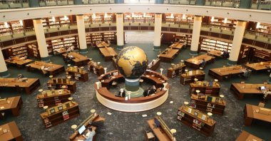 Ankara hosts over 32,000 students moving for education, making it a major hub of educational migration in Ankara, Türkiye. (Shutterstock Photo)