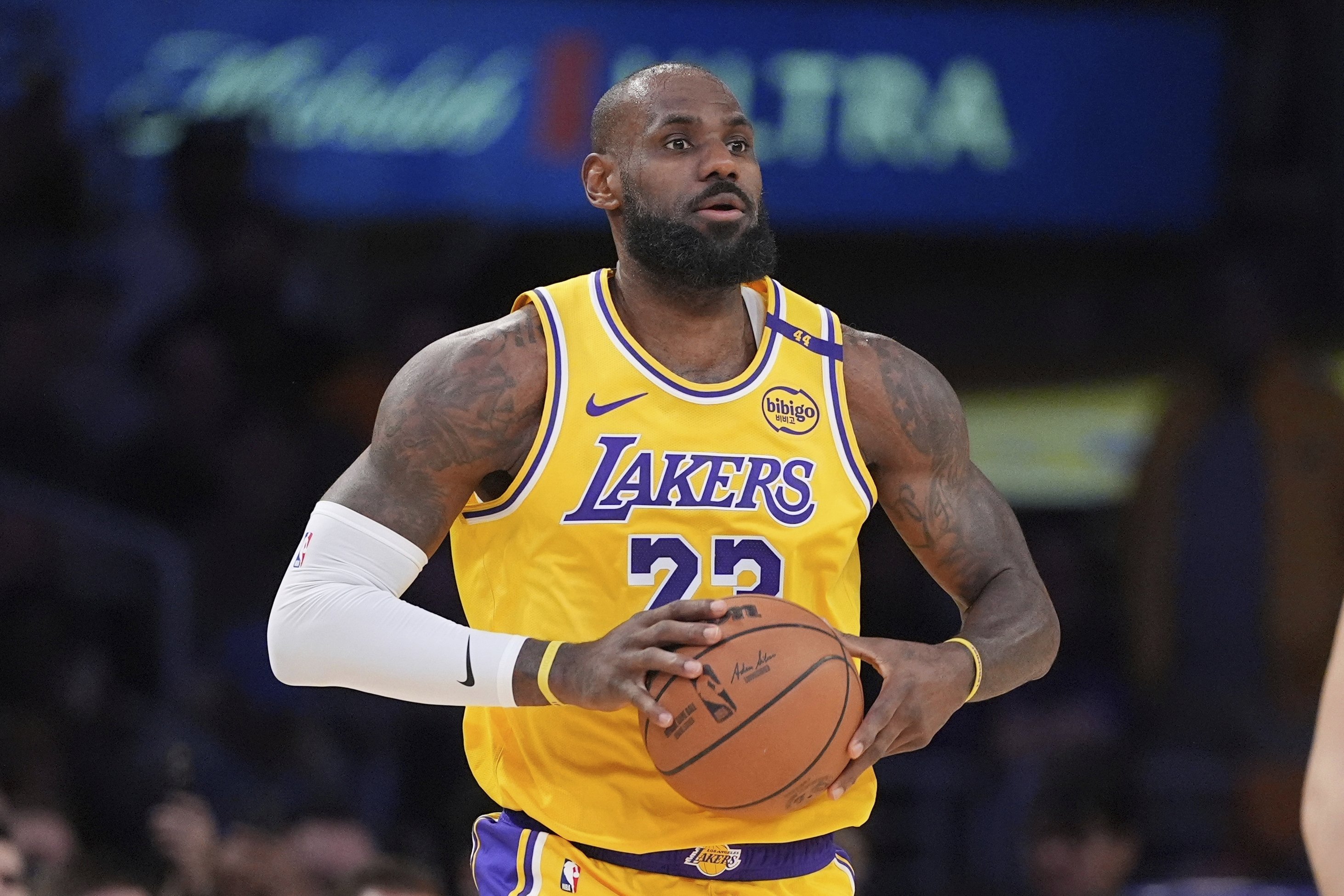 LeBron James expected to stay with Lakers for 2025-26 season | Daily Sabah