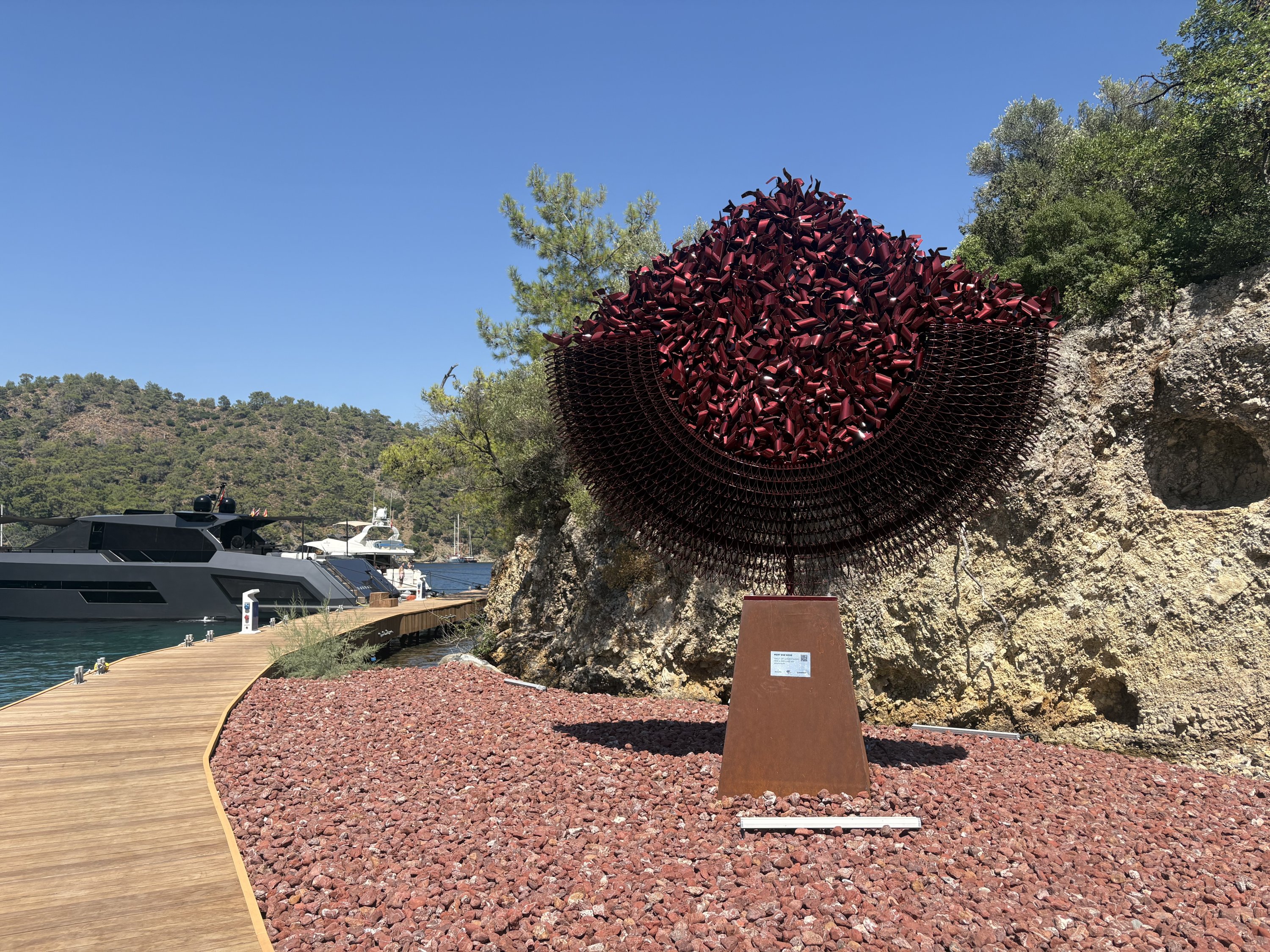 An art piece by Mert Ege Köse greets visitors at MIORI by the Sea in Göcek, Muğla, southwestern Türkiye, July 17, 2025. (Courtesy of Funda Karayel)