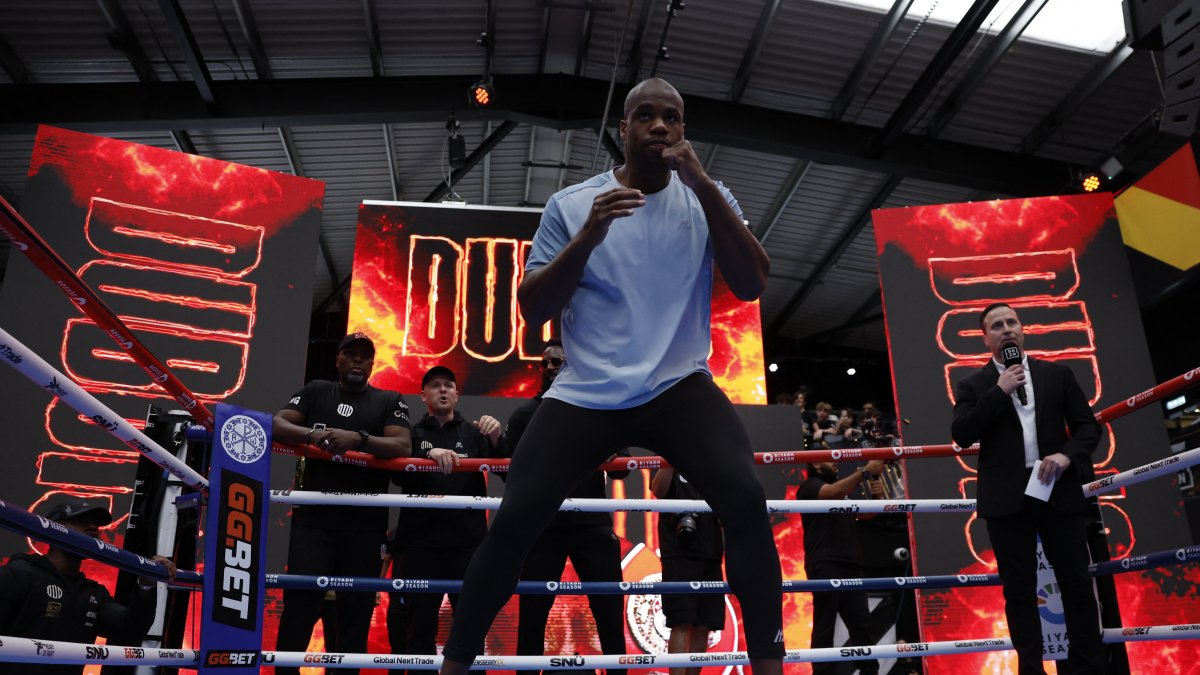 Daniel Dubois works out at the BoxPark Wembley, London, U.K., July 16, 2025. (Reuters Photo)
