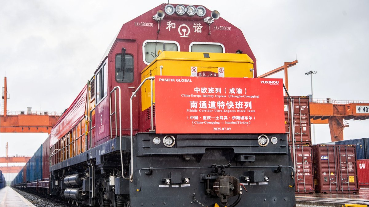 A train departing from China under a deal signed between Turkish firm Pasifik Eurasia and China’s State Railway is seen in this photo provided by the company on July 17, 2025. (Paifik Eurasia/AA Photo)