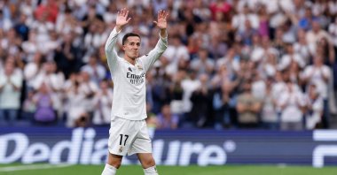 Real Madrid defender Lucas Vazquez receives a standing ovation after being substituted during the LaLiga match between Real Madrid and Real Sociedad at Santiago Bernabeu Stadium, Madrid, Spain, May 24, 2025. (EPA Photo)