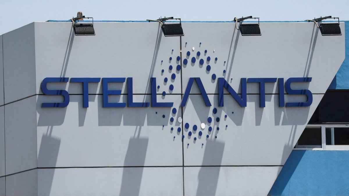 The Stellantis logo pictured at one of its assembly plants in Toluca, state of Mexico, Mexico, April 4, 2025. (Reuters Photo)