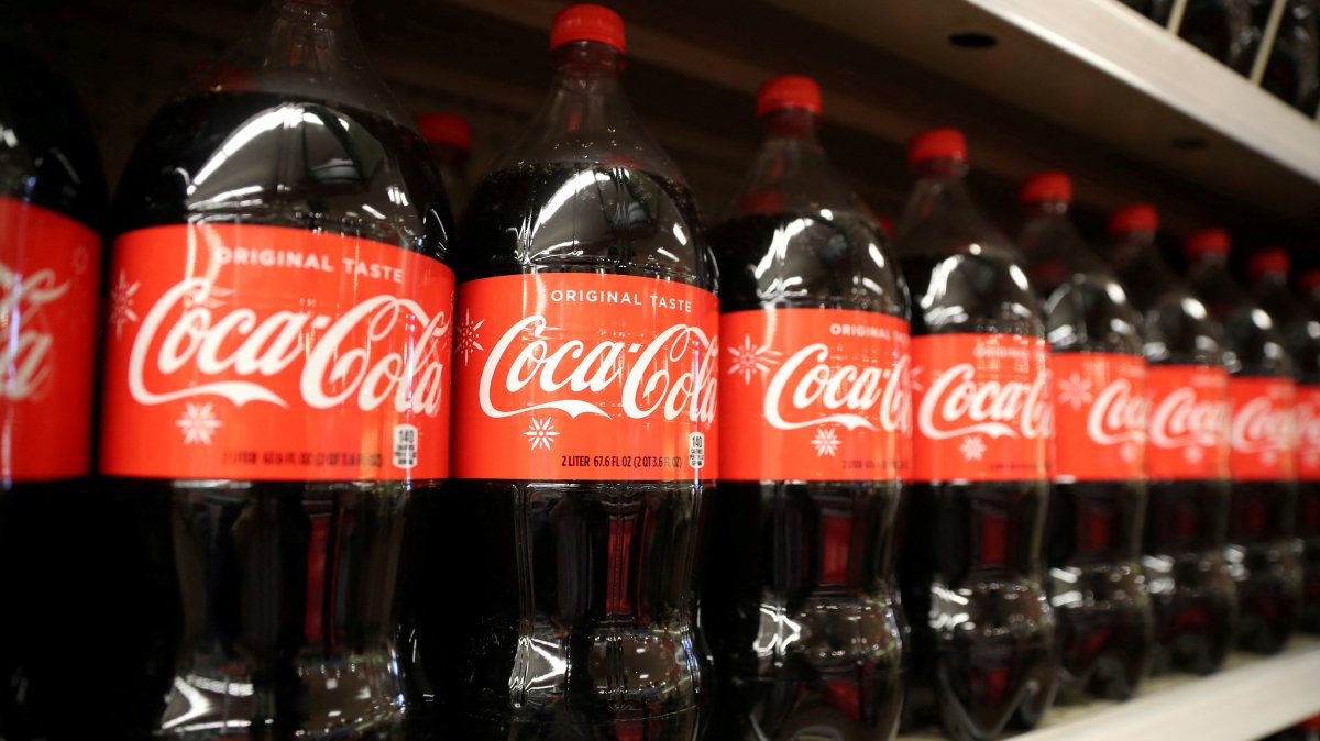 Bottles of Coca-Cola are seen at a grocery store, Los Angeles, California, U.S., Nov. 21, 2017. (Reuters Photo)