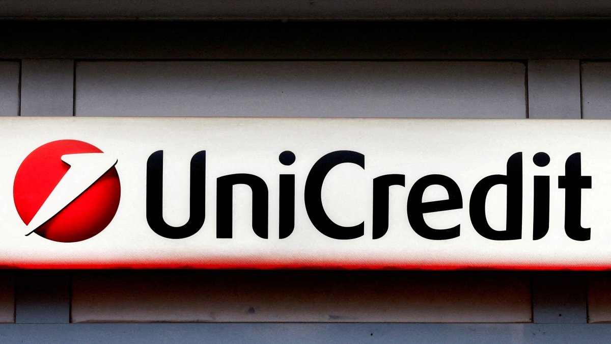 The UniCredit bank logo is pictured in Rome, Italy, Nov. 25, 2024. (Reuters Photo)
