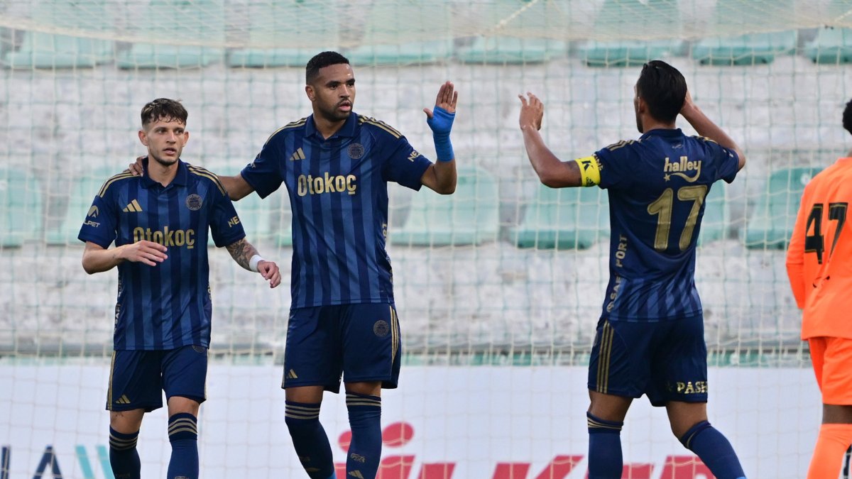 En-Nesyri, Duran shine as Fener rout Al Ittihad 4-0 in preseason
