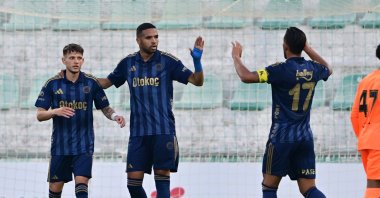 Fenerbahçe&#039;s Youssef En-Nesyri (C) celebrates with his teammates after scoring during a friendly match against Al Ittihad at Estadio Municipal de Albufeira, Albufeira, Portugal, July 23, 2025. (AA Photo)
