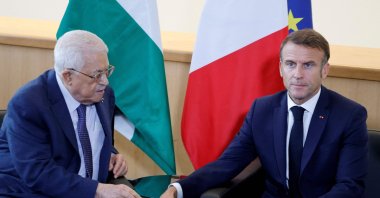 French President Emmanuel Macron (R) meets with Palestinian President Mahmud Abbas on the sidelines of the 79th Session of the United Nations General Assembly, New York, U.S., Sept. 25, 2024. (AFP Photo)