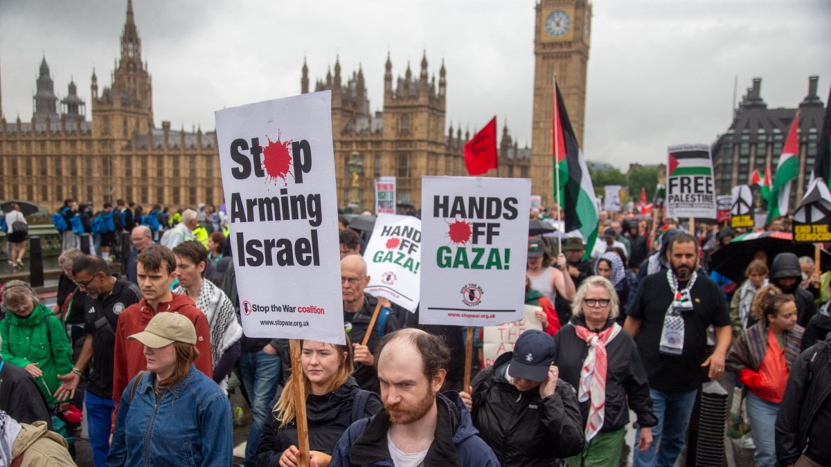 Pro-Palestine protesters take part in the &quot;National March for Palestine,&quot; London, Britain, July 19, 2025. (EPA Photo)