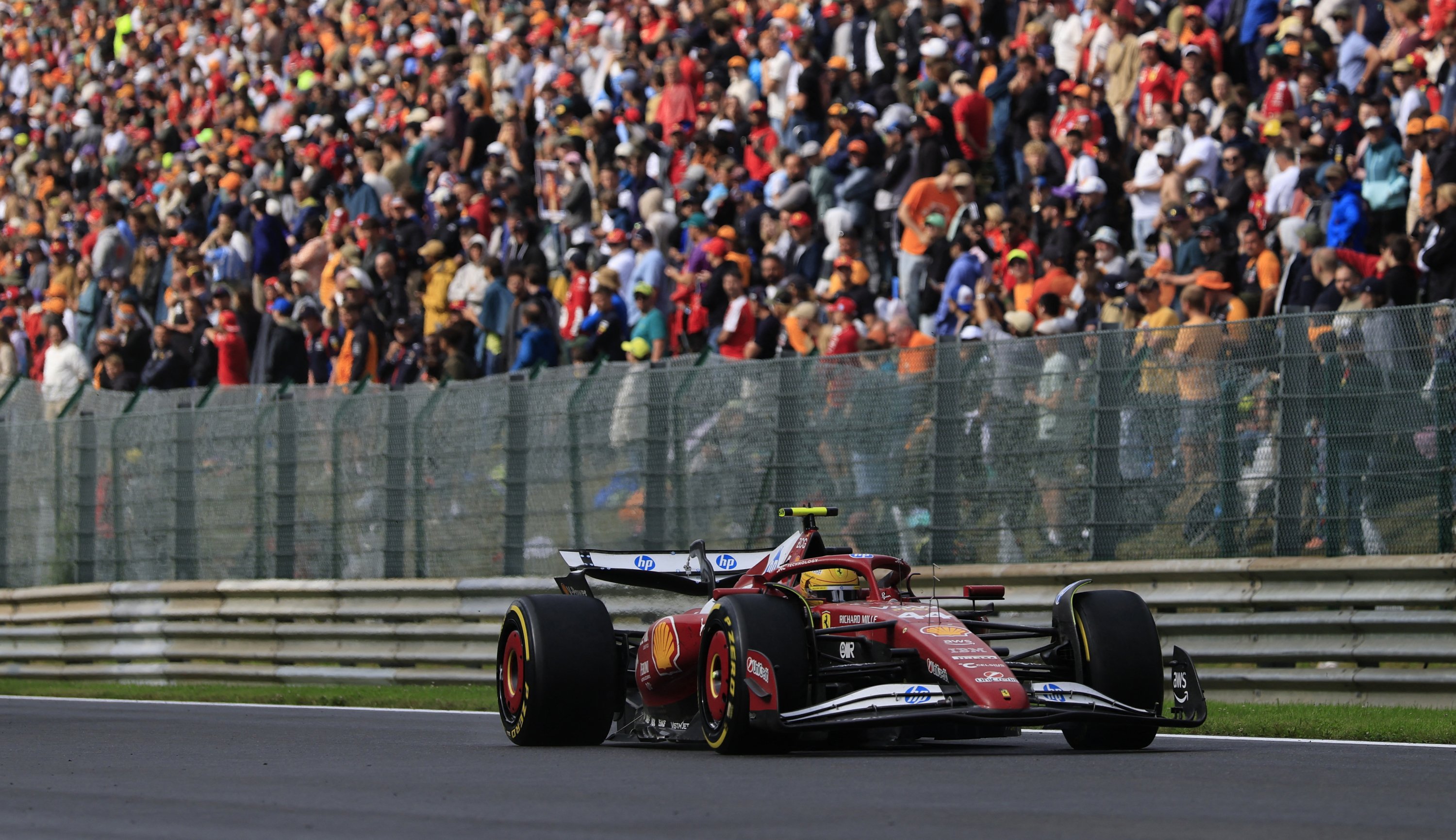 Ferrari'nin Lewis Hamilton, Circuit de Spa-Francorchamps, Stavelot, Belçika, 27 Temmuz 2025'te Belçika Grand Prix Yarışı sırasında eylemde. (Reuters Photo)