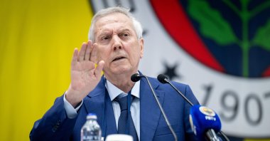 Former Fenerbahçe president Aziz Yıldırım delivers a speech at the club’s High Divan Council meeting at the Faruk Ilgaz Facilities, July 26, 2025. (AA Photo)