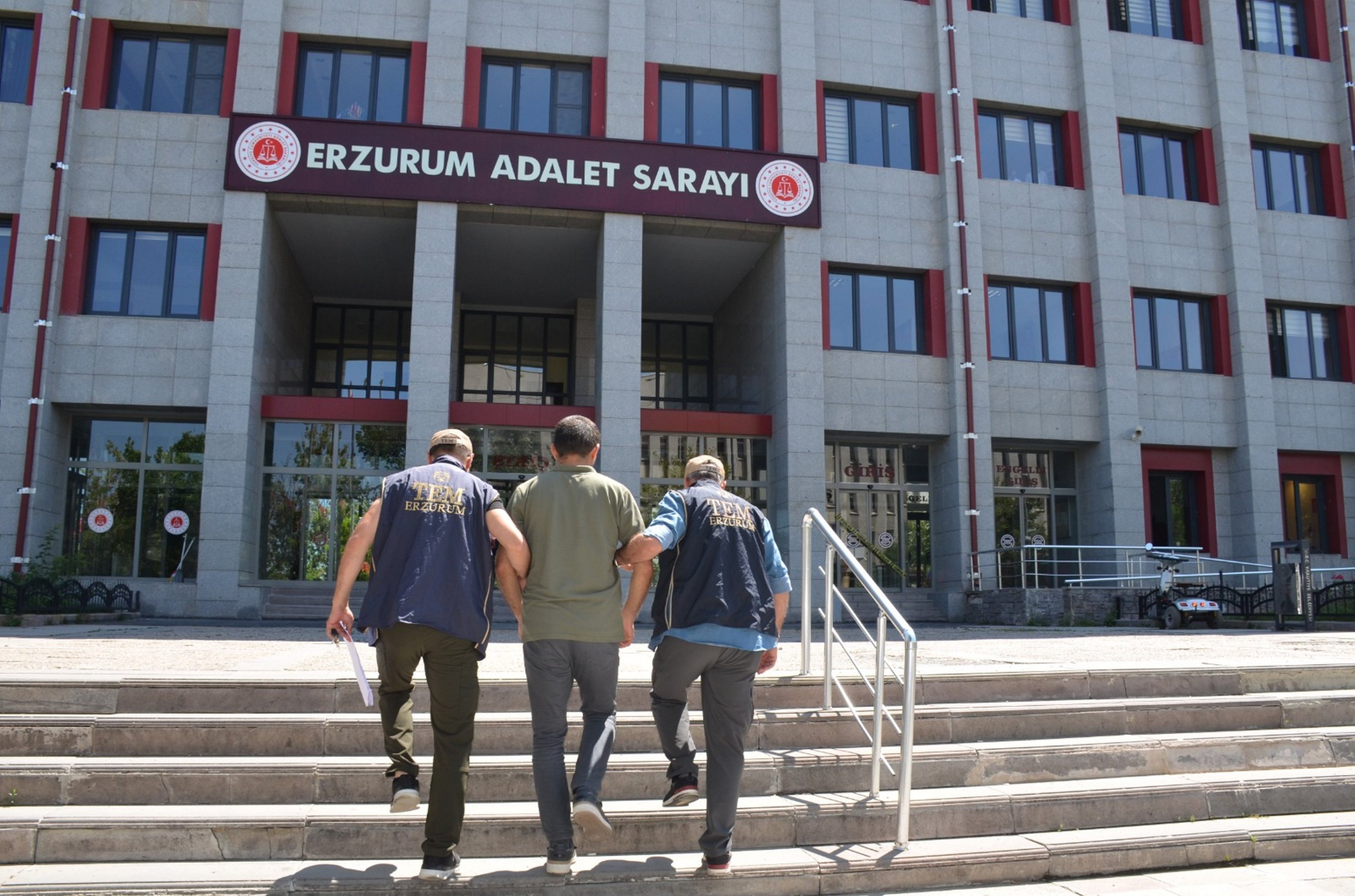 V 26 turških provincah prijetih 77 osumljencev FETÖ