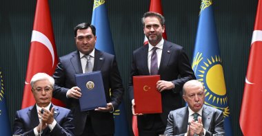 President Recep Tayyip Erdoğan and Kazakhstan&#039;s President Kassym-Jomart Tokayev applaud after signing the energy cooperation agreement between Türkiye and Kazakhstan by Energy and Natural Resources Minister Alparslan Bayraktar and his Kazakh counterpart Yerlan Akkenzhenov, Ankara, Türkiye, July 29, 2025. (AA Photo)