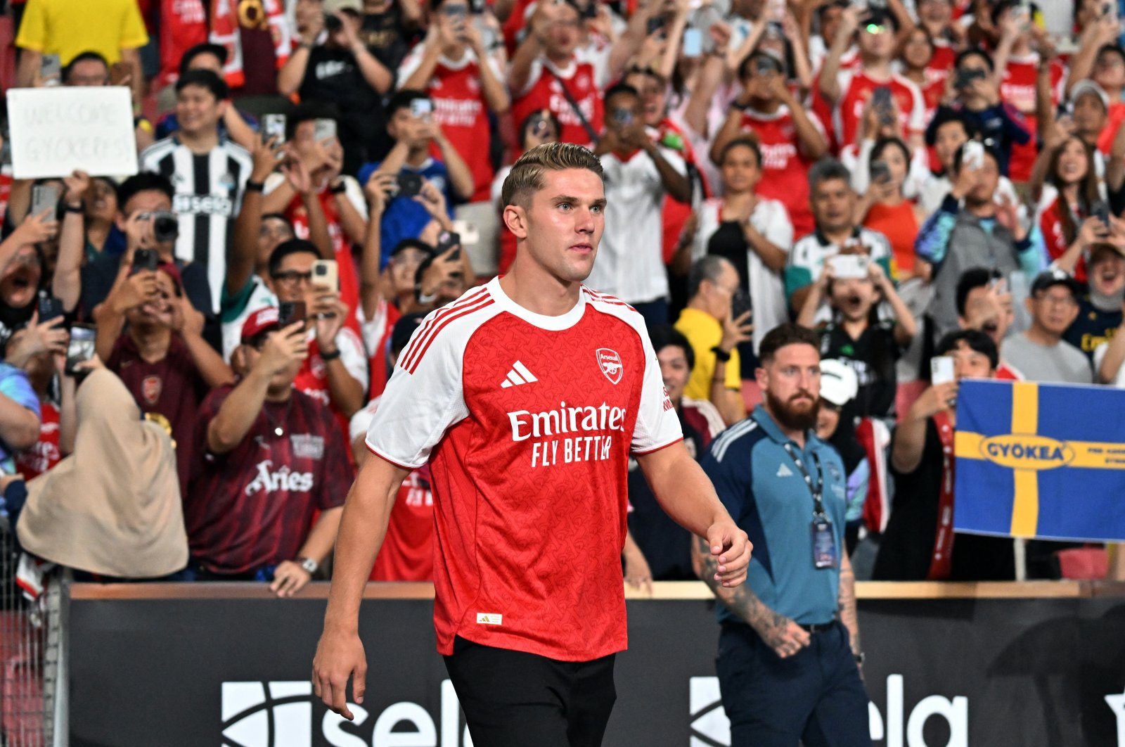 Gyokeres embraces Arsenal's No. 14 shirt without Henry comparisons | Daily Sabah
