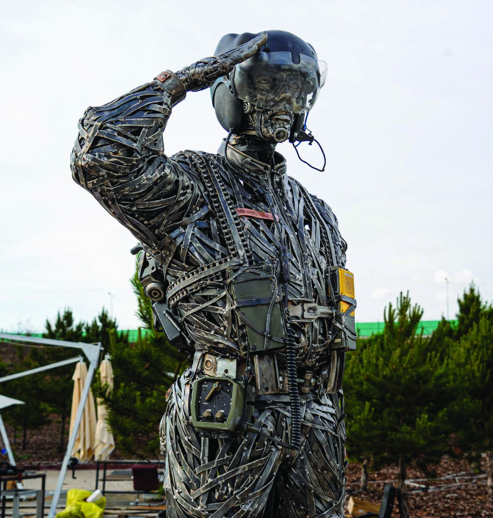 A soldier-inspired sculpture made from decommissioned defense materials, on display at Aselsan’s Gölbaşı campus, Ankara, Türkiye, July 30, 2025. (Courtesy of Halil Ibrahim Izgi)