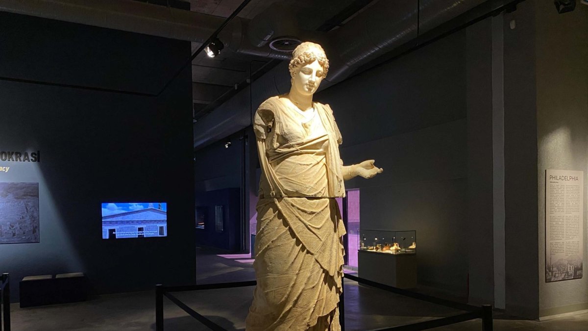 A statue of the goddess Hestia is displayed at the Manisa Museum, Manisa, Türkiye, Aug. 1, 2025. (DHA Photo)