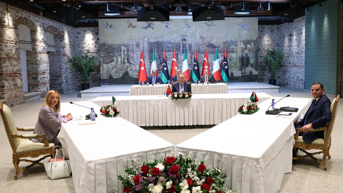 President Recep Tayyip Erdoğan, Italian Prime Minister Giorgia Meloni (L) and Libyan Prime Minister Abdul Hamid Mohammed Dbeibah (R) attend a Türkiye-Italy-Libya cooperation meeting, Istanbul, Türkiye, Aug. 1, 2025. (EPA Photo)
