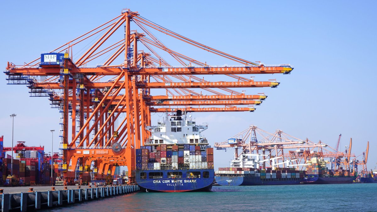 Turkish monthly exports hit $25B mark for 1st time in July