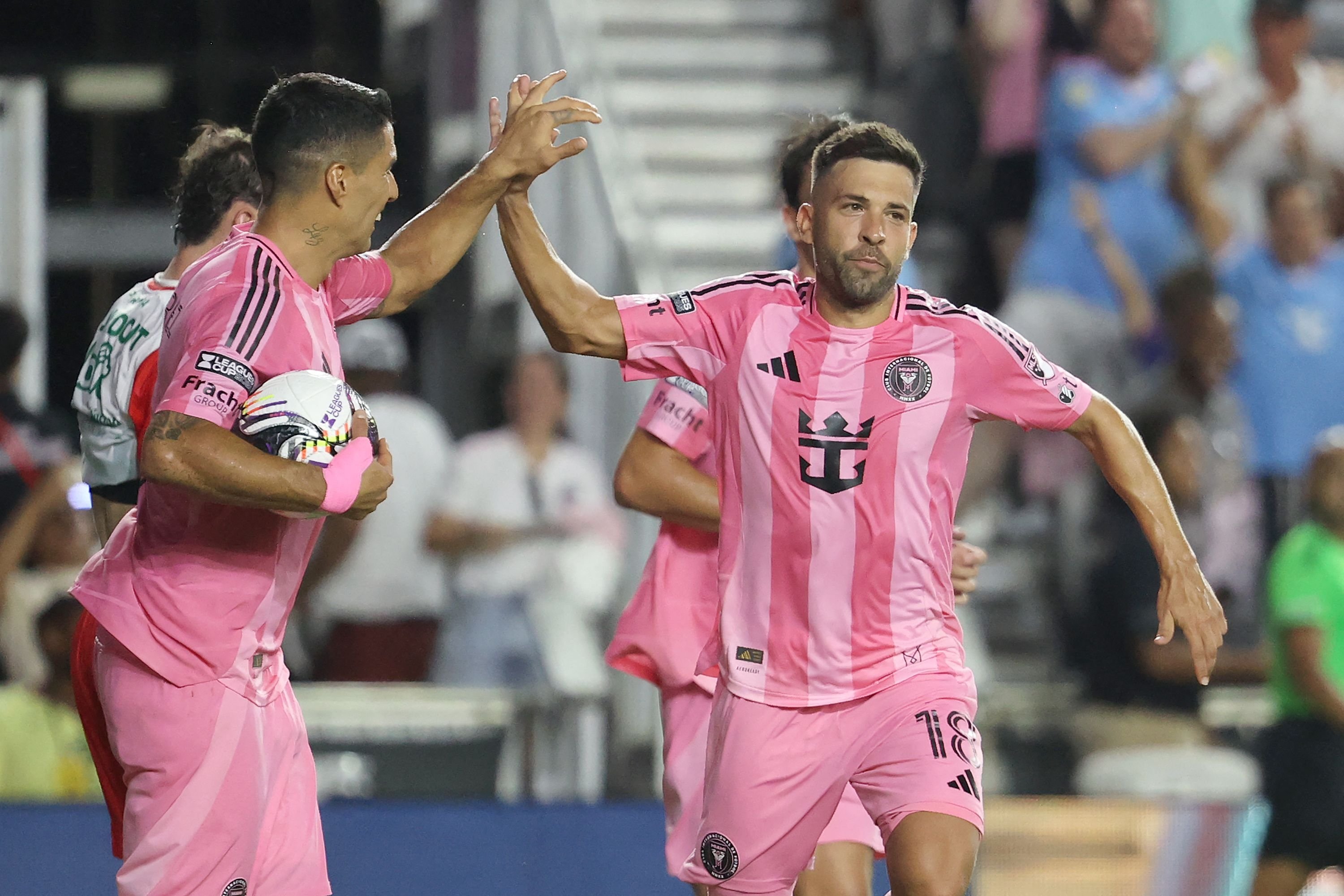 Inter Miami's Jordi Alba (R) celebrates after scoring the second goal of his team during the second half of a Leagues Cup group stage match against Necaxa at Chase Stadium, Fort Lauderdale, U.S., Aug. 2, 2025. (Reuters Photo)