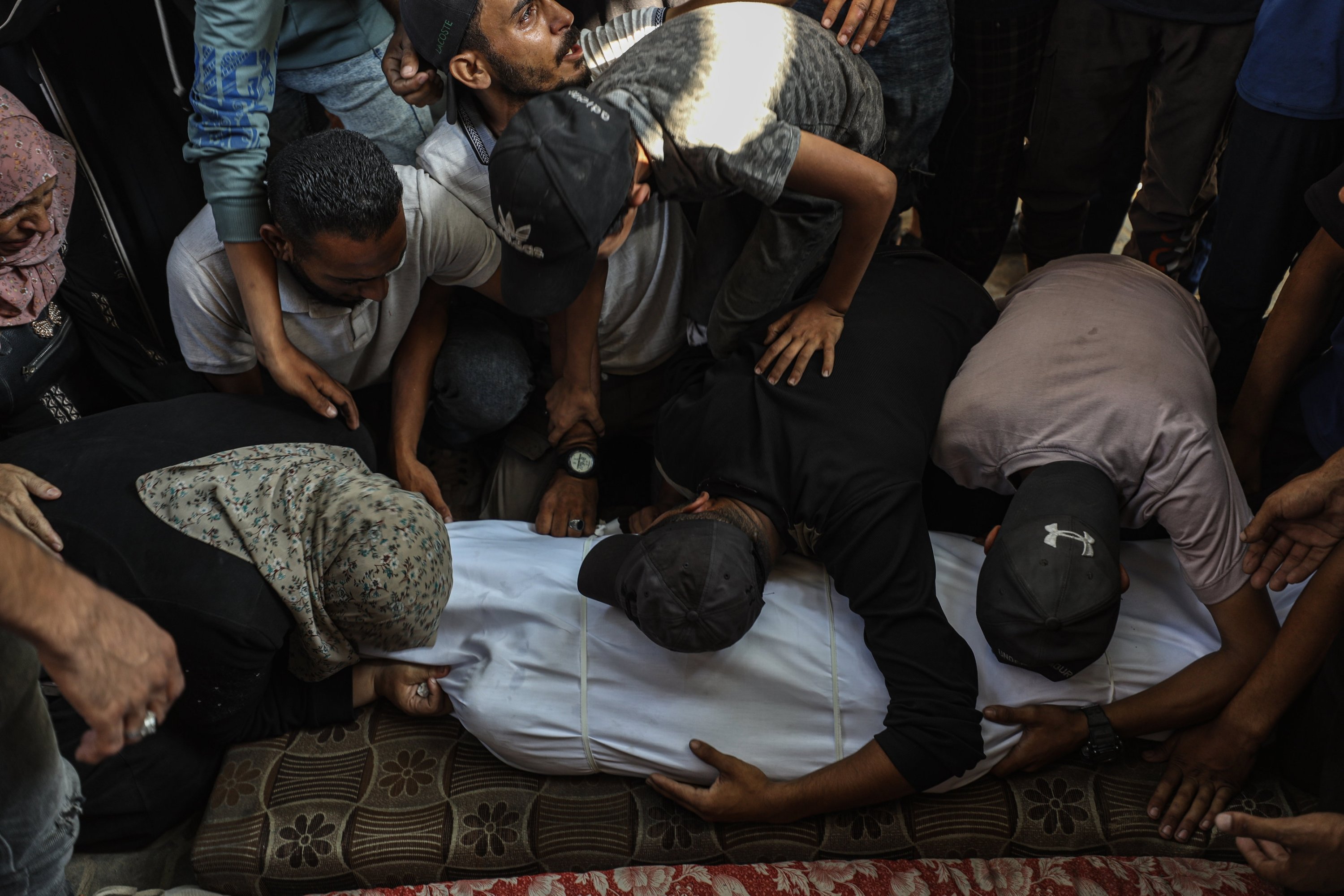 22 killed in new Israeli strikes as Gaza aid lines turn into frontlines