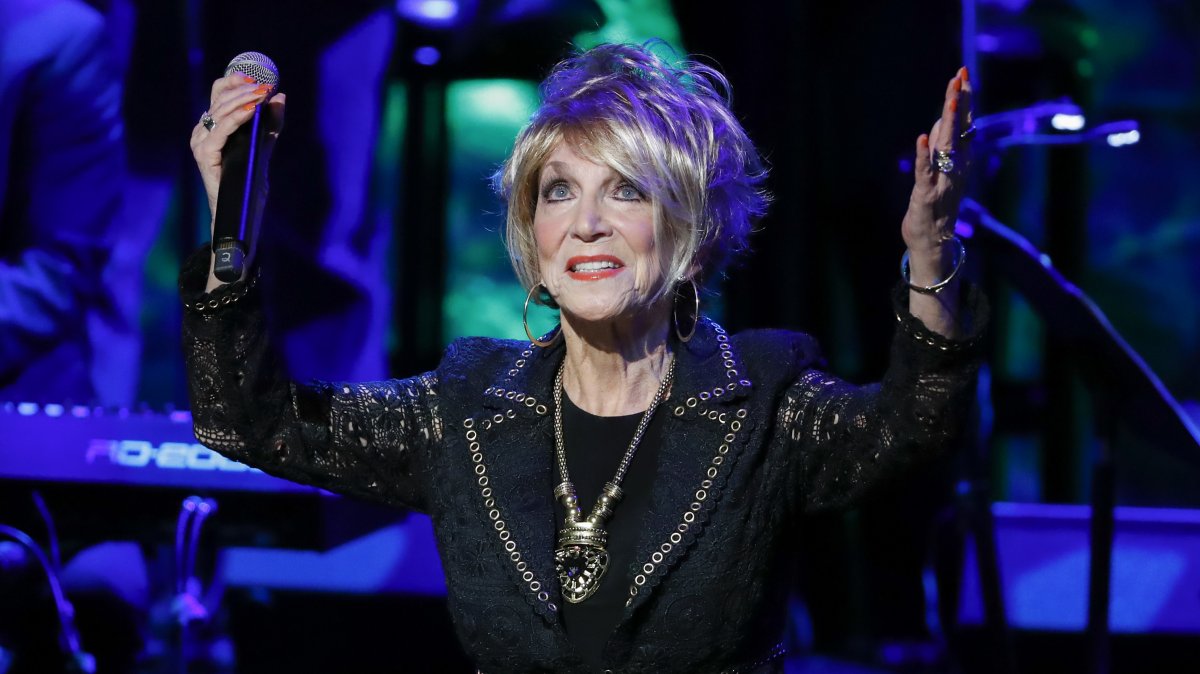 Jeannie Seely performs at the 2018 Medallion Ceremony at the Country Music Hall of Fame and Museum, Nashville, U.S., Oct. 21, 2018. (AP Photo)